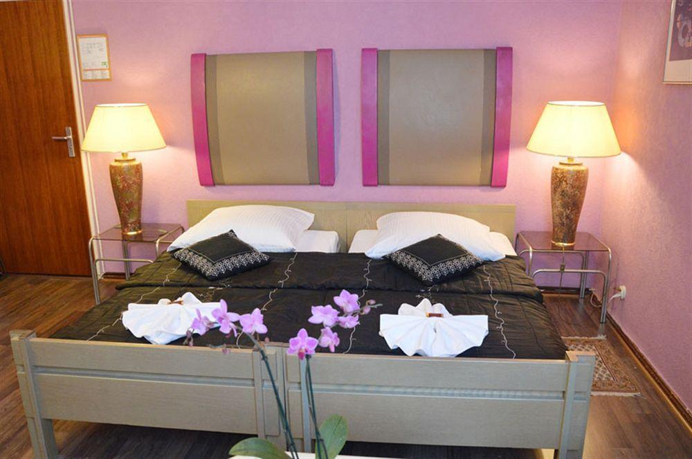 Pension Ingeborg Berlim Exterior foto