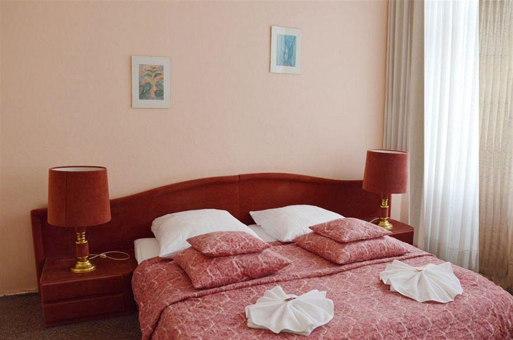 Pension Ingeborg Berlim Exterior foto