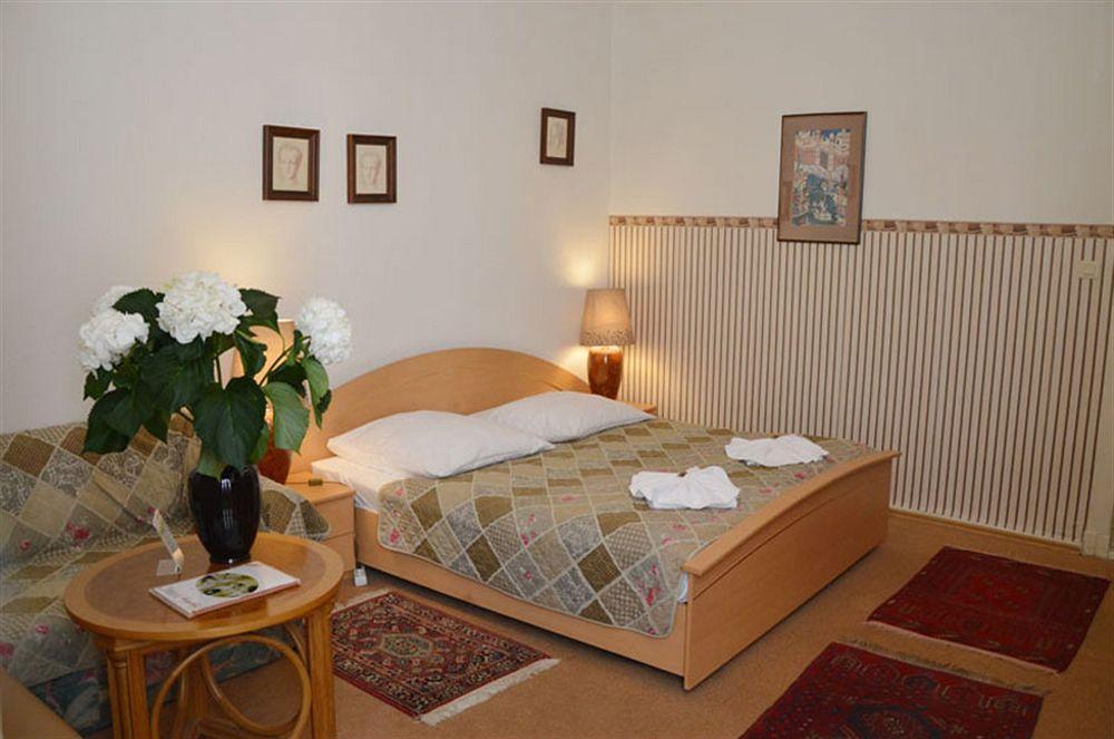 Pension Ingeborg Berlim Exterior foto